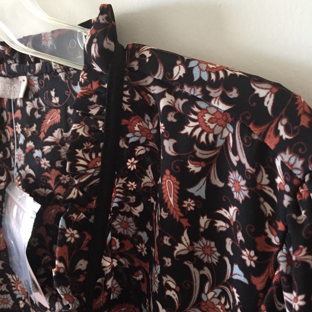 ❌SOLD❌Floral Boho Blouse - Picture 7 of 8